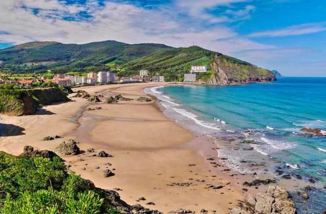 Bakio Beach Con Garaje Bagian luar foto